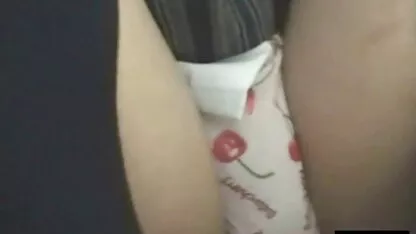 Latina en train de se branler la bite d'un mec et en même film porno zoo temps sa sœur avec un vibromasseur pour atteindre l'orgasme