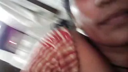Cheveux longs, jeune salope n'est pas mal de porno hentail baiser avec un monsieur dans les buissons et de faire