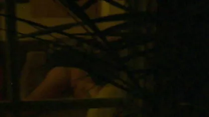 La chatte d'une femme mature jouit porno animeaux fortement de la masturbation passionnée avec les doigts