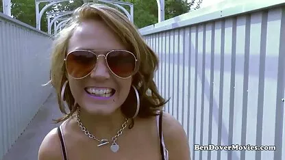 Une femme mature enseigne à un chien que les film porno 18 jeunes baisent correctement avec un mec