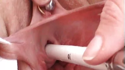 Une porno cousine fille insatiable booty vs 12 hommes affamés bites