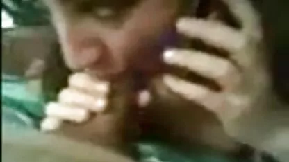 Une salope mature porno a3 attache son ami avec des menottes et caresse son L. dans beaucoup