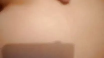 Grosse bite porno moto longue pour une chatte humide et en attente de femme mature