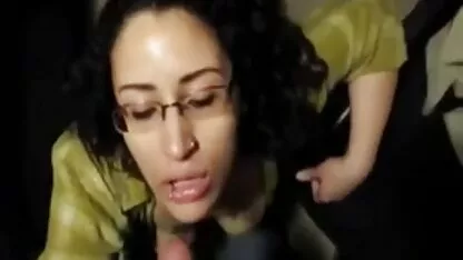 Une jeune porno massage hd chienne a sorti un strapon et son frère lui dur dans le cul