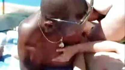 Maigre bébé baise avec une foule de faim douche porno noir coq sur une gangbang