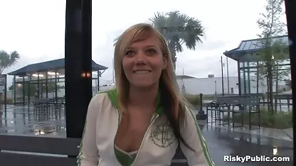 Fragile asiatique fille ayant elle télécharger la blanc film porno hub Please
