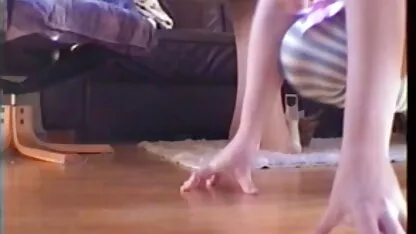 Étudiant Russe dans une film porno turc jupe à carreaux prend du cul à la bouche sans élastique