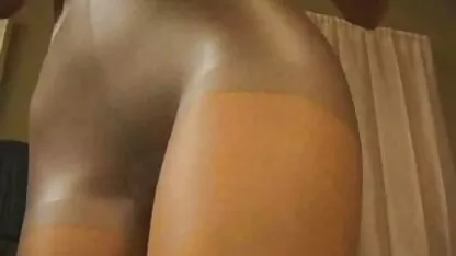 Cu men's black plonge profondément dans porno mom end son la bouche d'une femme noire pour grandir et être un buzz