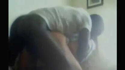 Filles belle jeune personne, il était en levrette sur film porno la came et montre L.