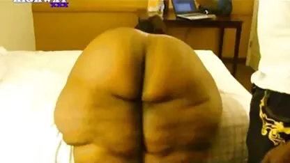Mature porno modèle baise le bon coin porno elle fans dans une magasin porno