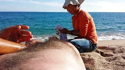 Gros, cul porno mami poussin avec de gros seins en bas parfaits chevauche une grosse bite
