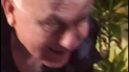 Jeune fille se porno danois déshabiller avant de se masturber, et caresser son L. avec un faux