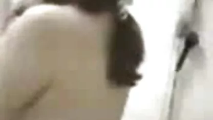 Chatte d'une rousse film porn hub porno modèle engagé dans la dépravée masturbation après le décapage