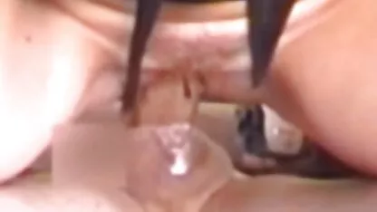 Sweet porno avec sa mere booty teen chatte équitation sur la bite en POV vidéo de sexe