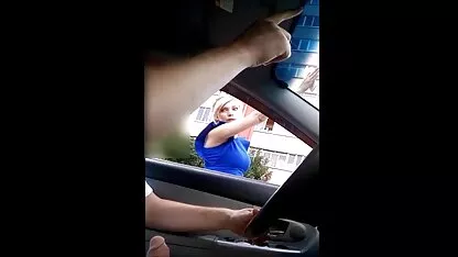 Fille confiante avec une fille de la campagne, après une promenade film porno gratuit tukif