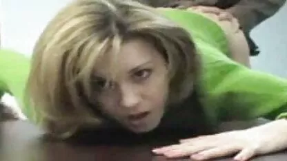 Jeune blonde sexy a accepté de baiser avec film porno en français son petit ami