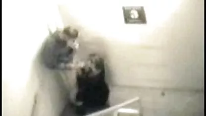 Amoureux de leur mise en œuvre dans la chambre d'une femme mature et désireux de baiser dans deux free zoo porno phallus