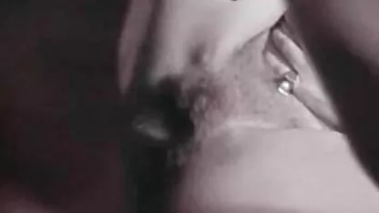 Deux adultes lesbiennes à l'aide de jouets sexuels pour film porno hub atteindre l'orgasme