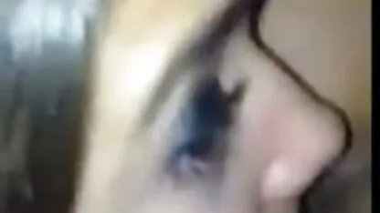 Les stars du porno matures film porno streaming gratuit utilisent une sangle pour une baise rugueuse et puissante entre elles